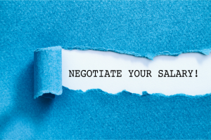 7 Essential Tips to Negotiate a Salary as a Women - A Guide to Getting Paid What You Deserve.